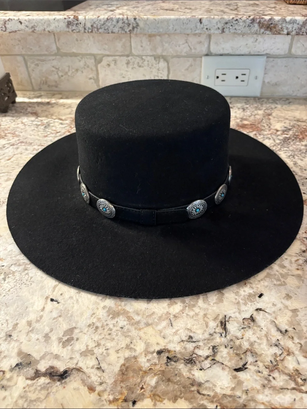 Meccafox Black Wide Brim Wool Felt Hat with Concho Band - Picture 2 of 5